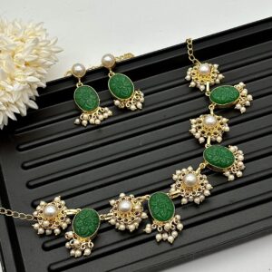 Classic Emerald Green Neckpiece