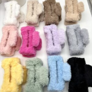 K-Pop Fur Claw